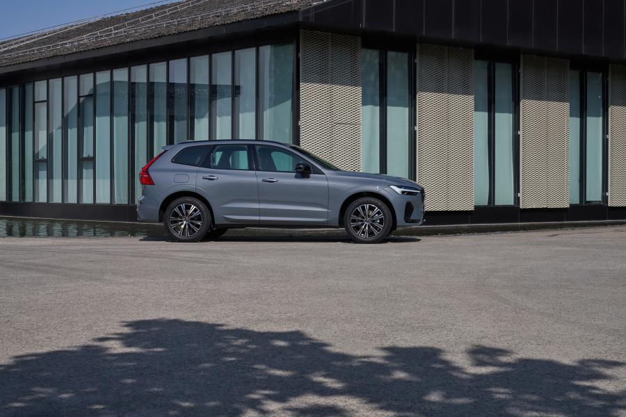  Volvo XC60 B5 AWD R-Design 2021 года  (CN) (фото 10 из 15)
